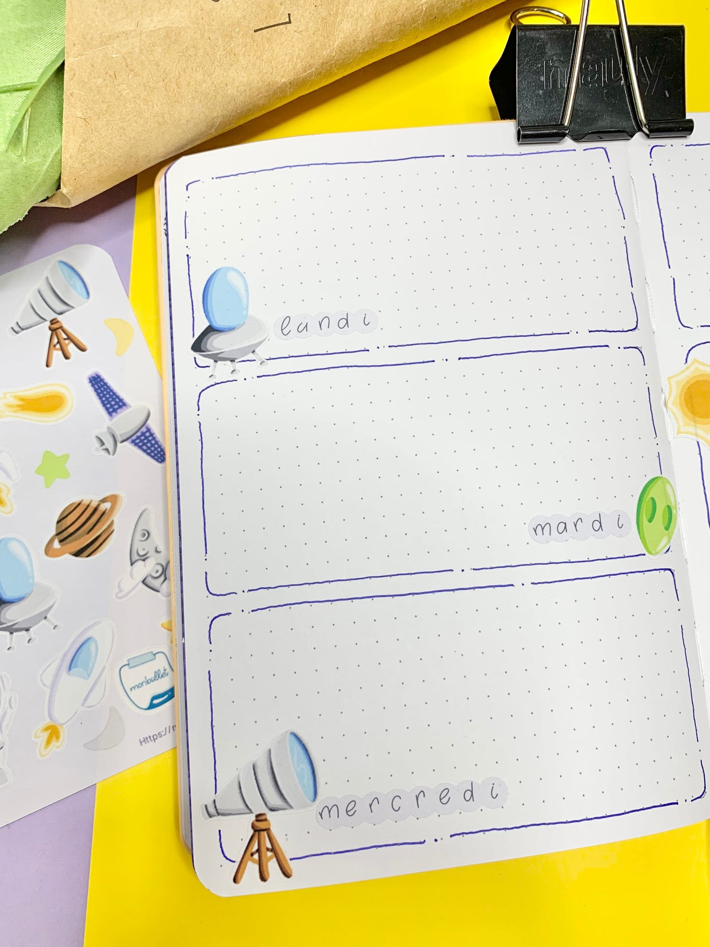 Feuille d’autocollants / stickers space( bullet ,journaling , déco , scrap , …etc)