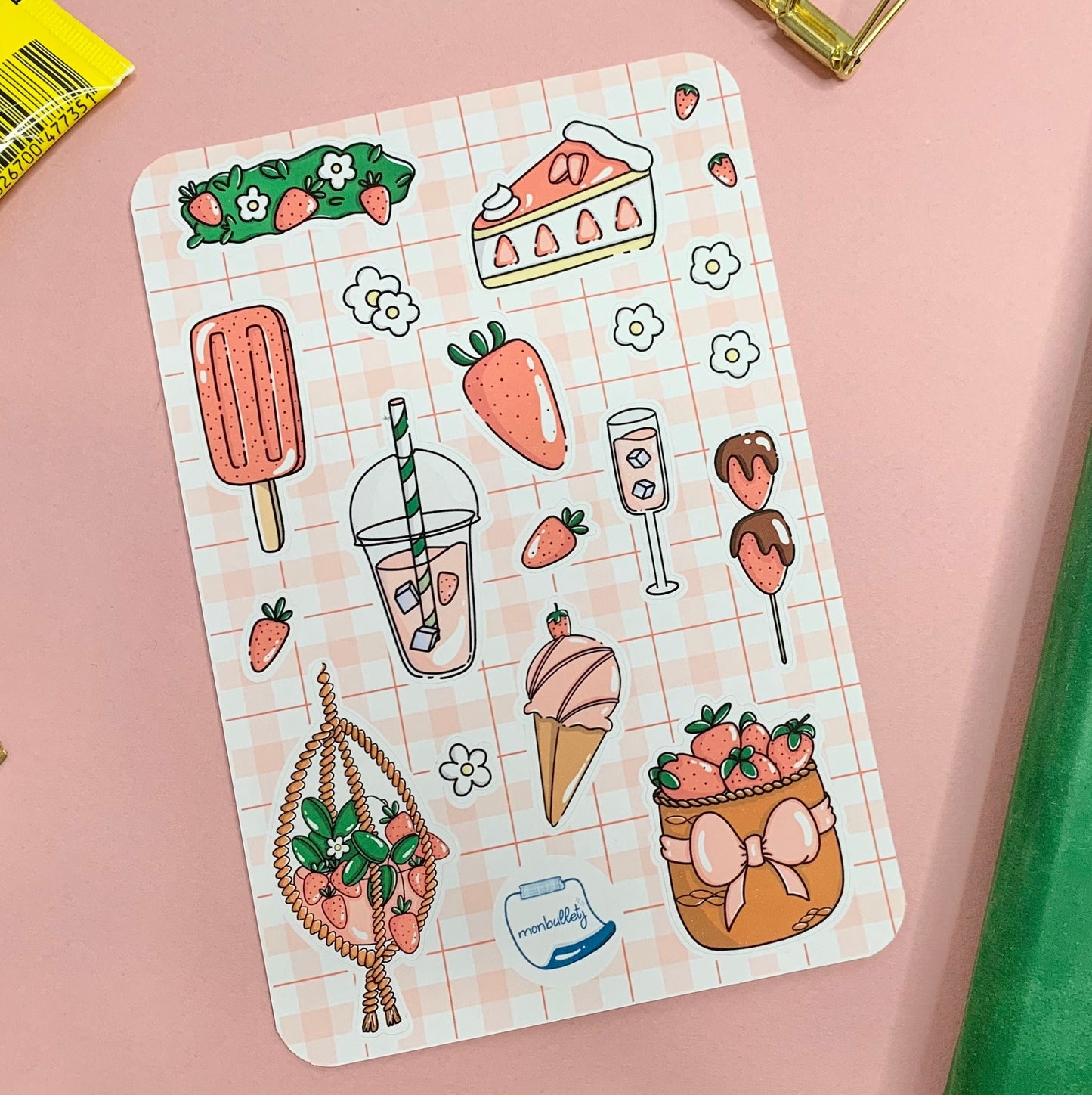 Feuille d’autocollants / stickers mat fraises ( bullet ,journaling , déco , scrap , …etc)