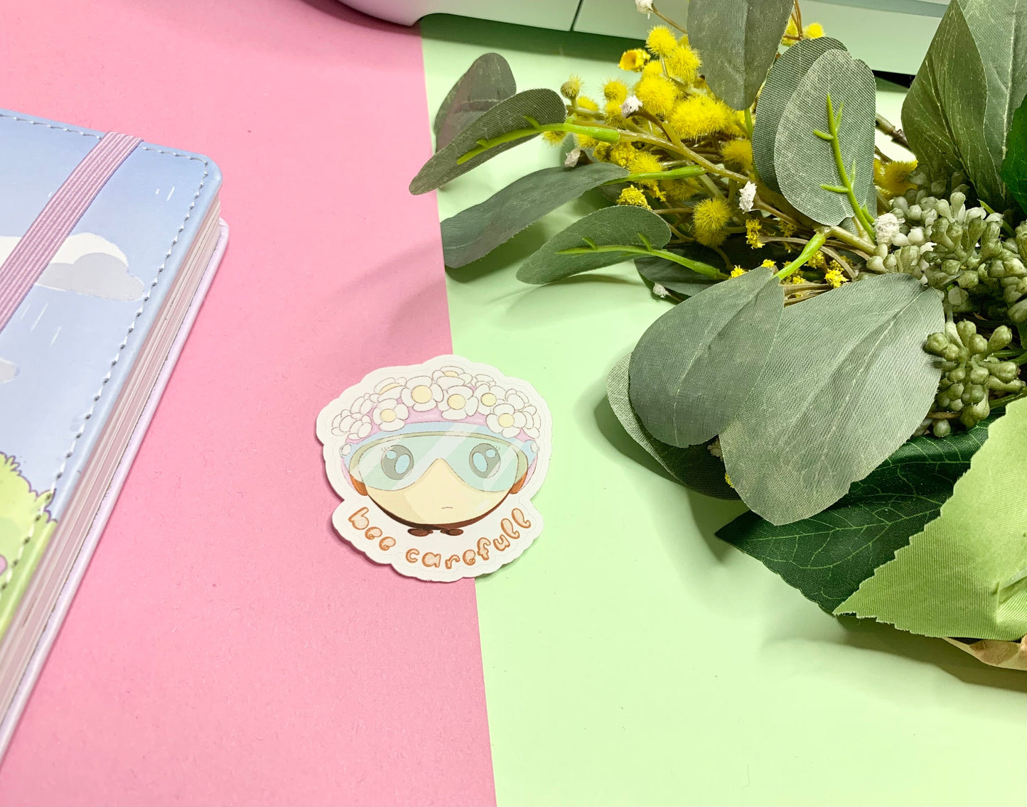 Die-cut / Autocollant/sticker mat Abeille prudente ( bullet ,journaling , déco , scrap , …etc)