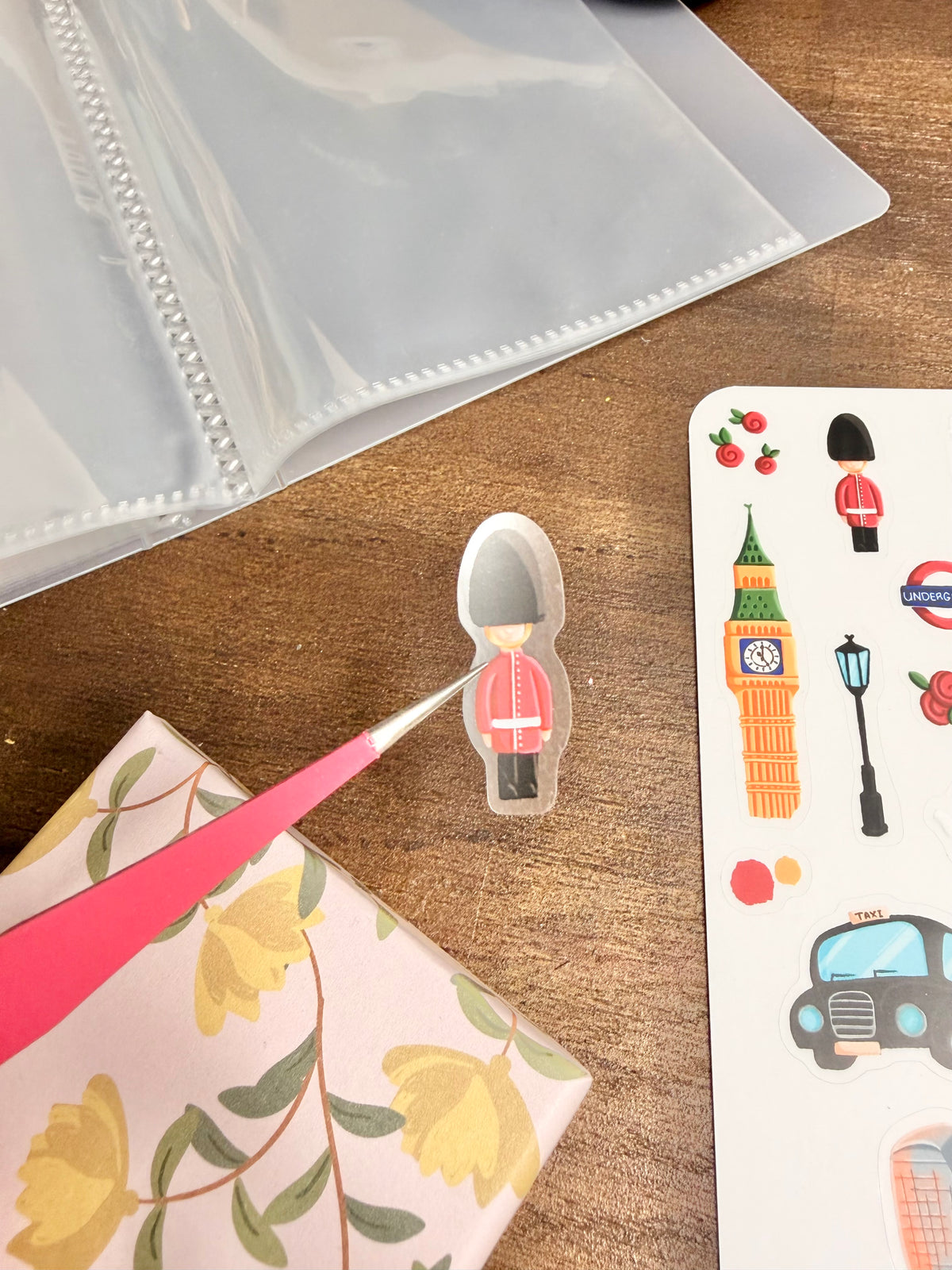Feuille d’autocollants / stickers transparents mat « Londres » ( bullet ,journaling , déco , scrap , …etc)