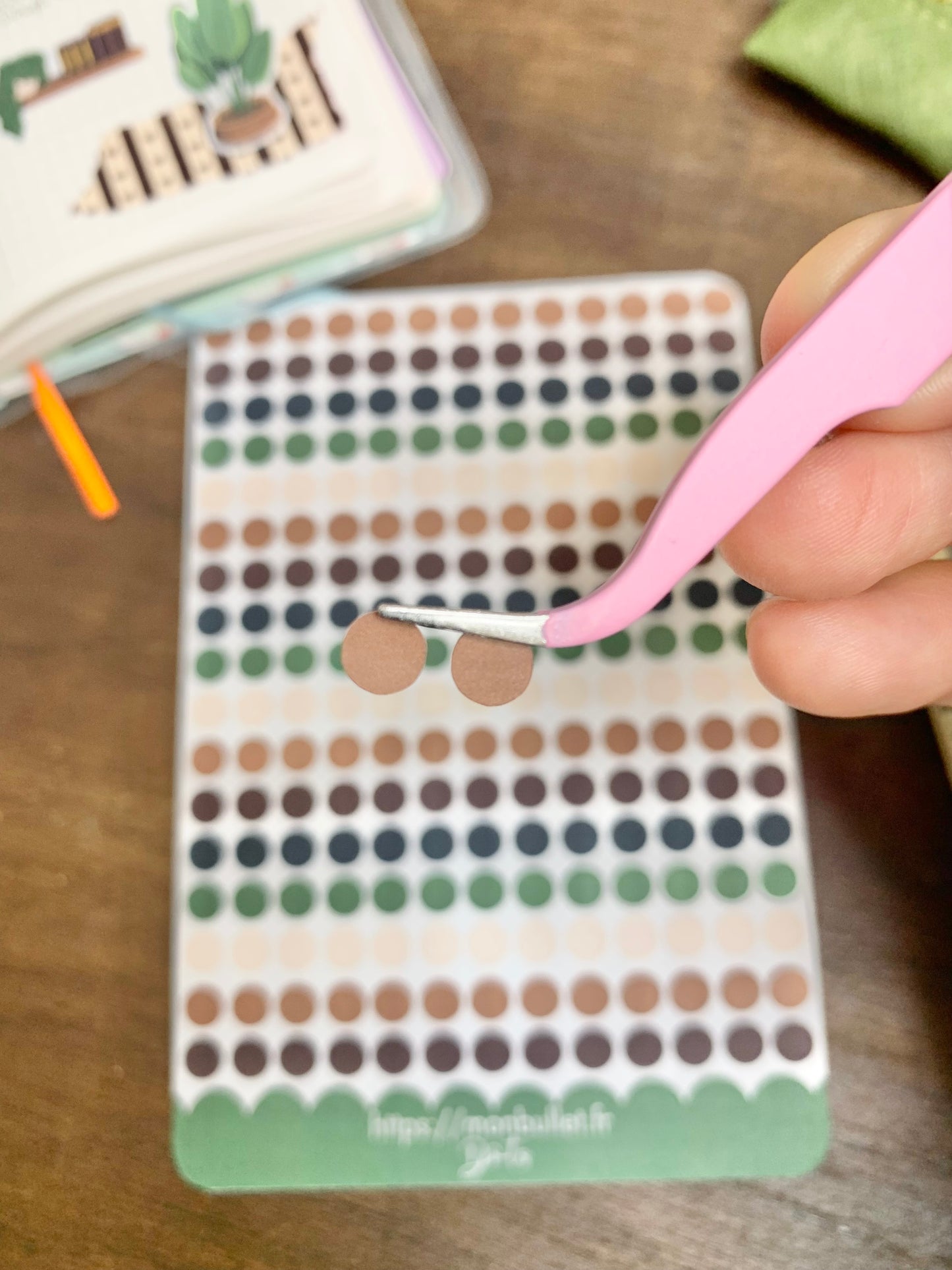 Feuille d’autocollants / stickers ronds « Cosy & books » ( bullet ,journaling , déco , scrap , …etc)