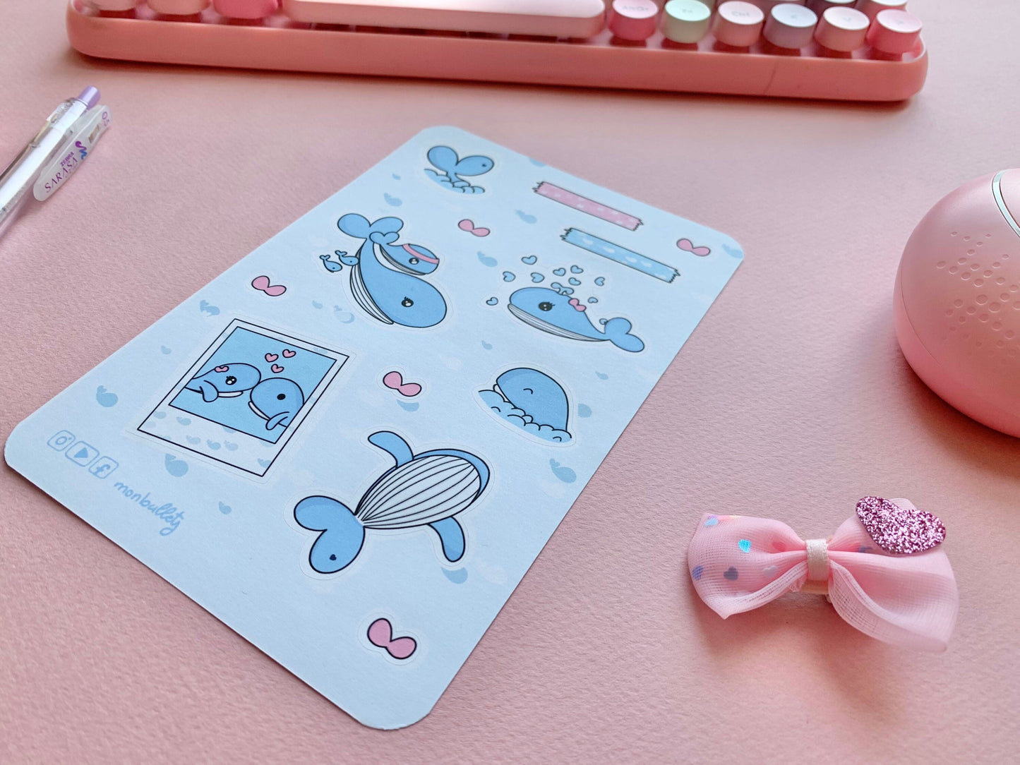 Feuille d’autocollants / stickers «  Very whale »